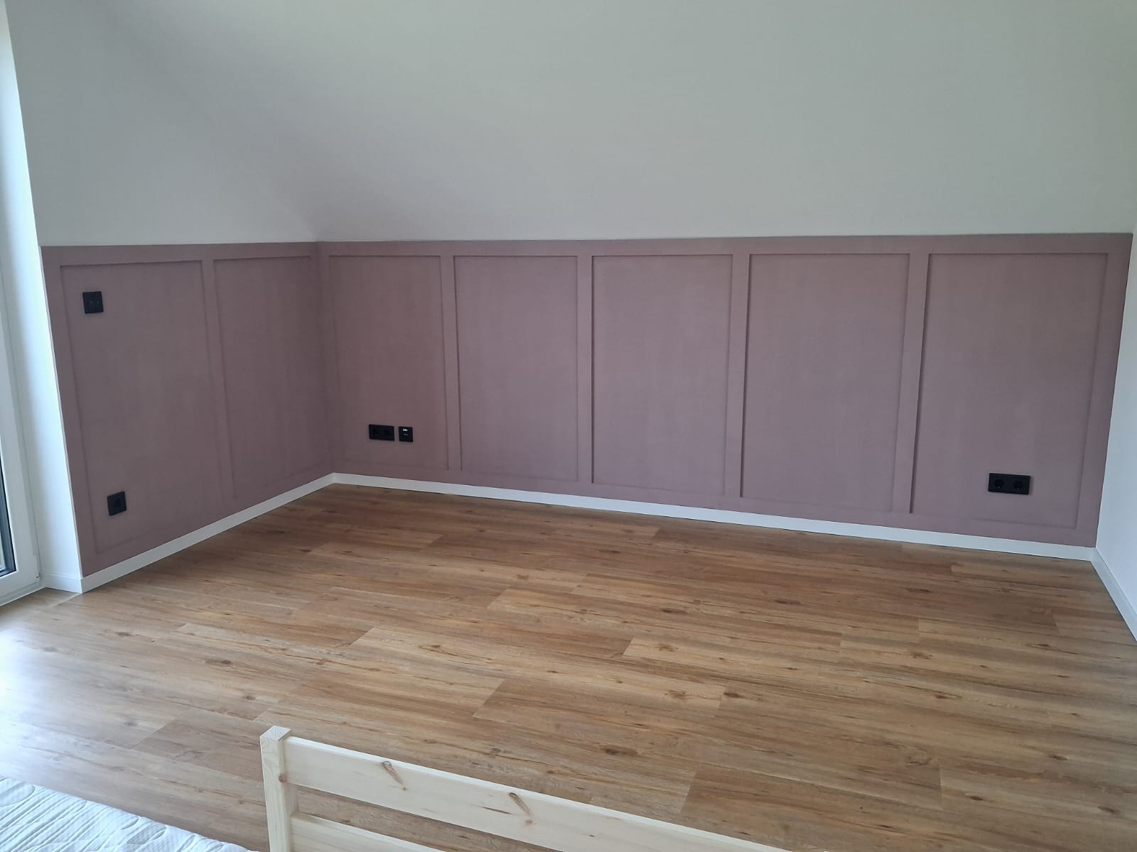 Wandpaneele/Wainscoting im Aufbau – Trockenbau